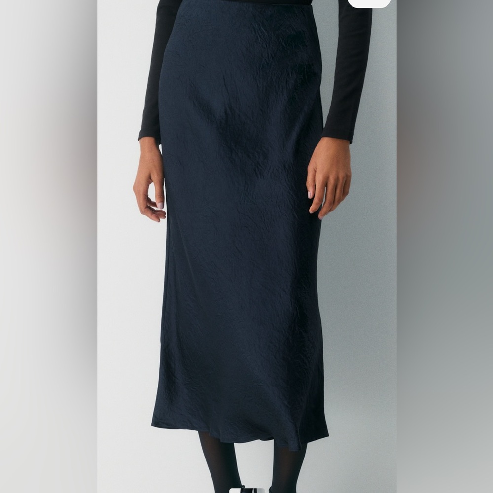 Babaton Aritzia Satin Maxi Skirt - Navy